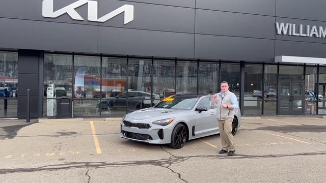 Pre-Owned 2023 Kia Stinger GT2 смотреть онлайн