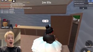 ПРО ИГРОК УЧИТ МЕНЯ ИГРАТЬ В ММ2