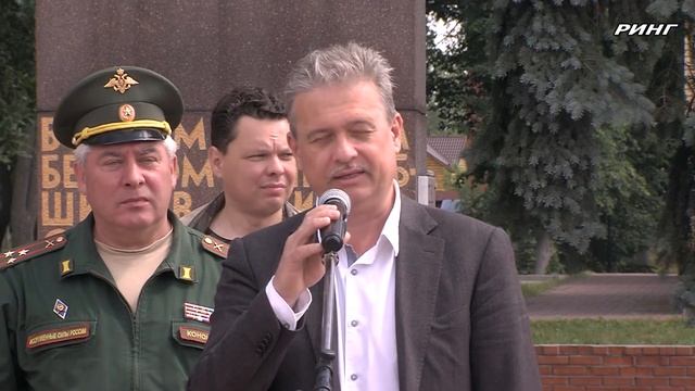 Зональный слет отрядов "Юнармии" в луховицком поселке Белоомут смотреть онлайн