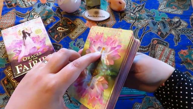 Favorite Books, Tarot and Oracle Decks March 2022 смотреть онлайн
