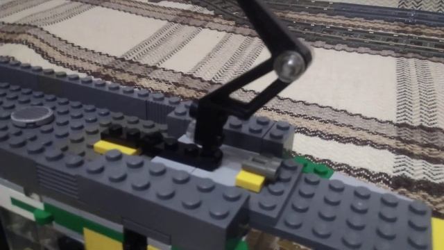 LEGO САМОДЕЛКА ТРАМВАЙ TATRA KT4DtM ex BERLIN (#218) смотреть онлайн