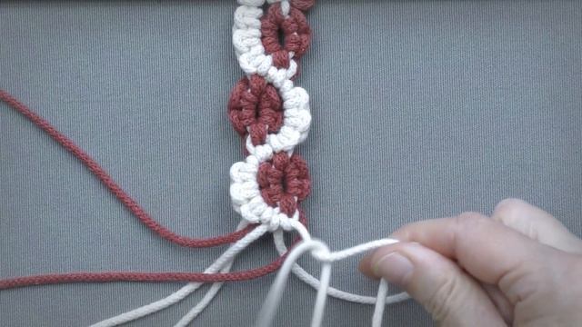 Wavy Macramé Flower Pattern & Bracelet Tutorial / Two Color Macrame смотреть онлайн