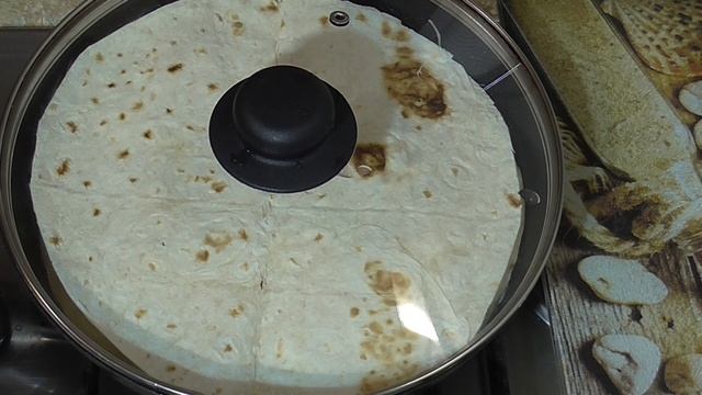 Быстрый завтрак. Яичница в лаваше. Пальчики оближешь. За 5 минут./Quick breakfast. In 5 minutes. смотреть онлайн