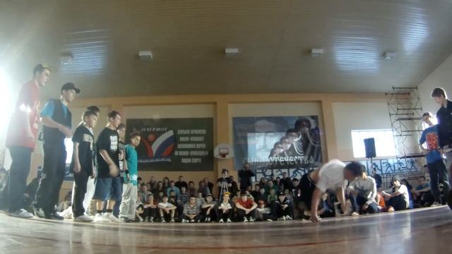 Bonkers (feat ZmeY,Puh,Miagi) vs Frazzel Beat (05.02.12) смотреть онлайн