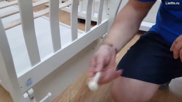 Накладная ПВХ защита. Кроватка с универсальным маятником Лель-Кубаньлесстрой. смотреть онлайн
