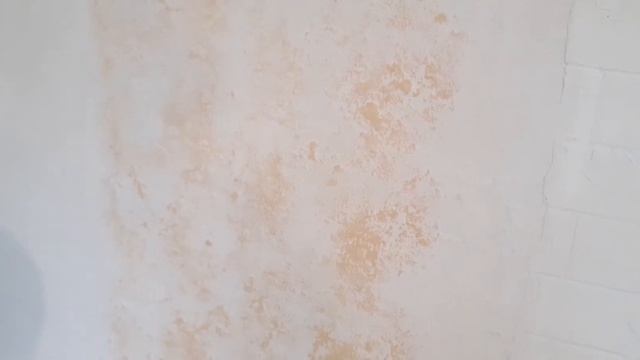 Декоративная штукатурка без выравнивания стен. Клеим обои и красим веранду. смотреть онлайн