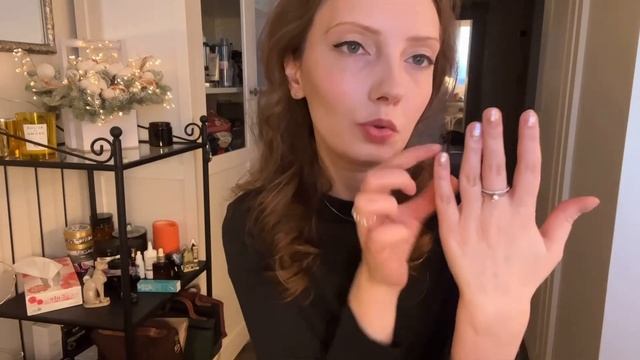 Новогодние подарки) Примерка штанов. Парфюмы, украшения. Радость смотреть онлайн