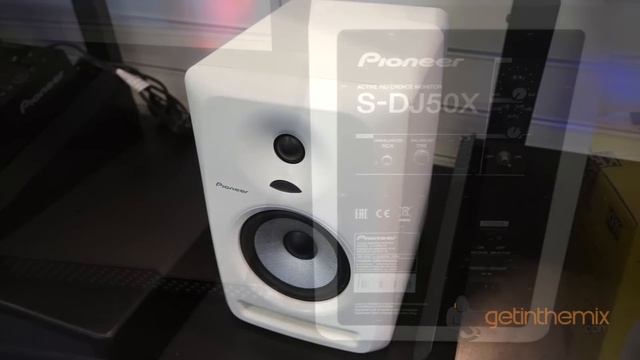 Pioneer S-DJ50X Studio Monitors with DJ Tutor смотреть онлайн