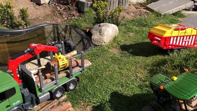 BRUDER RC TRACTOR ride problems! Rescue Mission Tractor John Deere смотреть онлайн