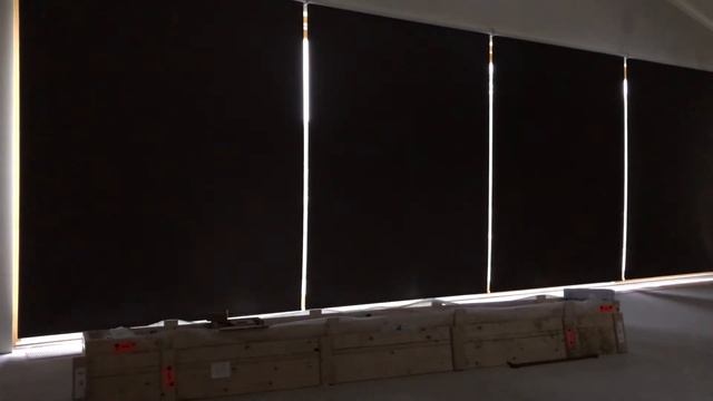 Рулонные шторы с электроприводом и темная ткань blackout смотреть онлайн