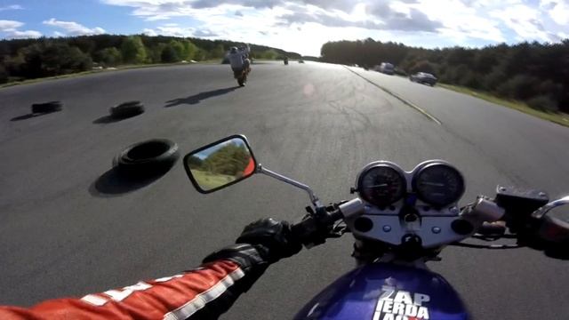 Live Forever | Suzuki GS 500 Life & Ride | Wheelie, bornouts and more stunts смотреть онлайн