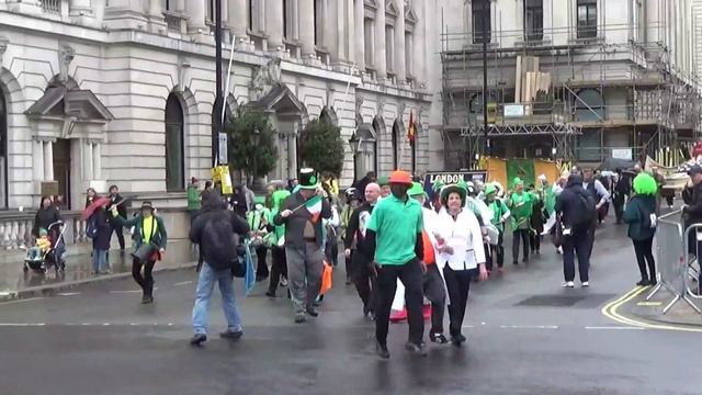 Немного о параде Дня Святого Патрика в Лондоне.Little bit of St Patrick's Day parade in London 2022 смотреть онлайн