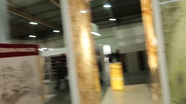 САМАЯ КРАСИВАЯ ОТДЕЛКА!!! Венецианка нервно курит в сторонке. смотреть онлайн