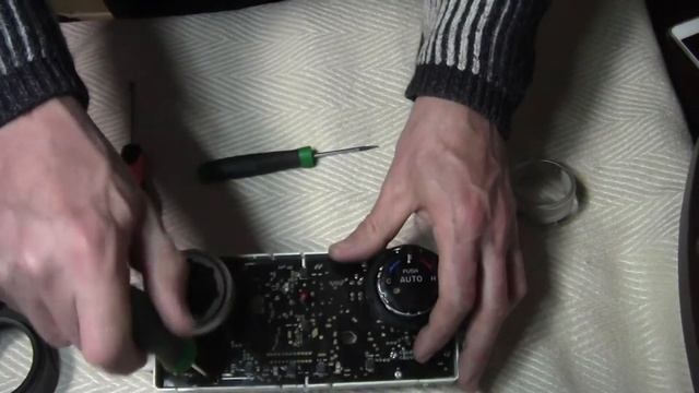 Подсветка блока клима. Mazda СХ-7 Можно ли поменять лампочки подсветки ? смотреть онлайн