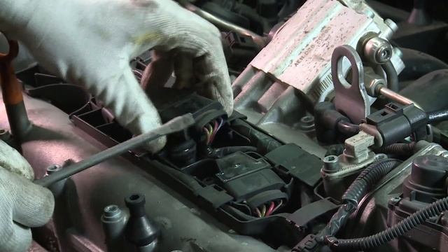VW Golf. Polo. Замена катушки/бабины. P0303. Ignition coil change. смотреть онлайн