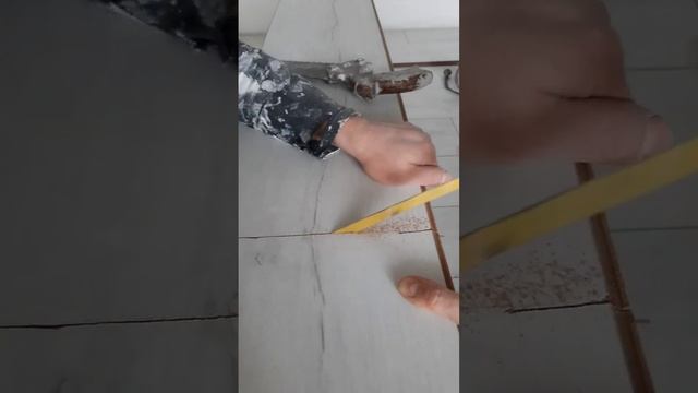 Резка ламинат полотном по металлу #лайфхак #советы #своимируками #ремонт#repair смотреть онлайн