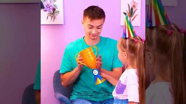 ЛУЧШИЕ РОДИТЕЛЬСКИЕ ЛАЙФХАКИ И КРАФТЫ || Как удивить детей смотреть онлайн