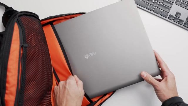 My Minimal LAPTOP DESK SETUP - 2020 Edition смотреть онлайн