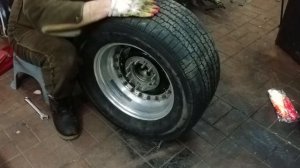 Автомобильное колесо на мотоцикл