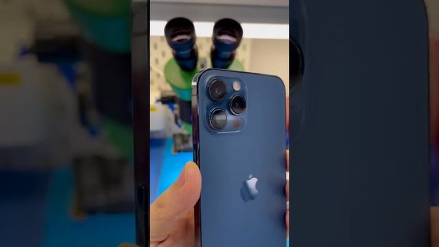 Замена глазка камеры iPhone 12 Pro Max под микроскопом смотреть онлайн