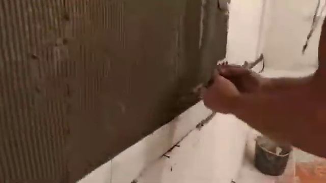 Особенности укладки бесшовной плитки на стену. смотреть онлайн