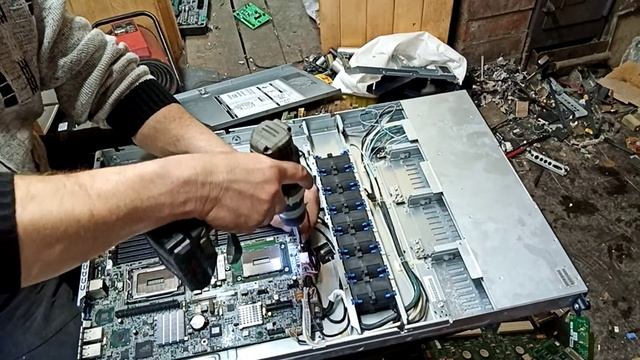 Разбор серверного блока 1. Отличная плата внутри. смотреть онлайн