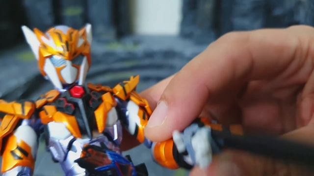 Review (Malay) S.H. Figuarts Kamen Rider Valkyrie Justice Serval смотреть онлайн