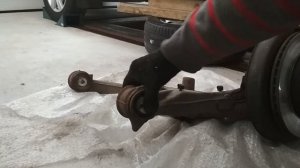 Замена задних сайлентблоков на T5. Замена задней подвески на vw T5. Снимаем тягу стабилизатора. Юту