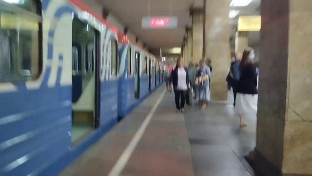 На прибывающий поезд сторону станции Фрунзенская посадки нет!!!///20 Июня 2023 смотреть онлайн