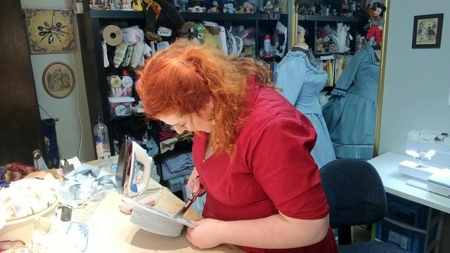 How to Make a Hat - Covering a Buckram Hat Form смотреть онлайн
