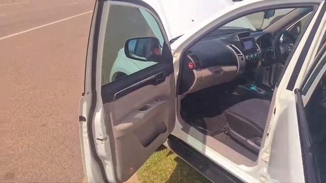 2015 Mitsubishi Challenger LS Wagon White смотреть онлайн