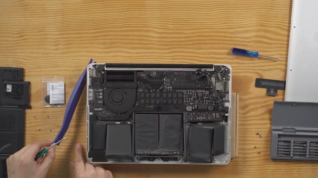 Thay pin cho Macbook Pro 2014, dễ hay khó? смотреть онлайн