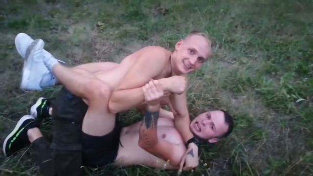 Начал выращивать овощи на балконе /и счесал лицо об траву ) смотреть онлайн