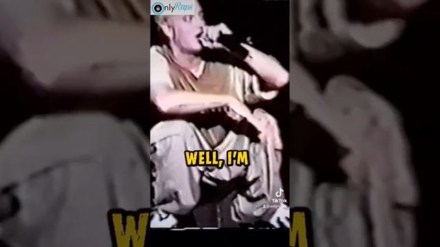#Eminem live freestyle for the crowd He is nuts!! #rap #viral #funny смотреть онлайн