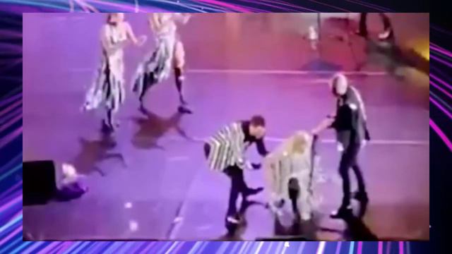 НИКТО НЕ ХОЧЕТ СЛУШАТЬ ЕЁ ВОЙ. смотреть онлайн