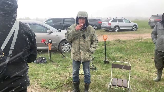 Откопали 400 монет! Царские рубли, чешуя, домонгол и редкие пятаки! Тур от Серого Копателя! смотреть онлайн