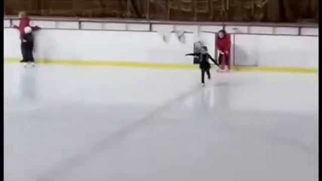 Аделина - 3 место по фигурному катанию в городских соревнованиях, Тольятти 14.04.2018 смотреть онлайн