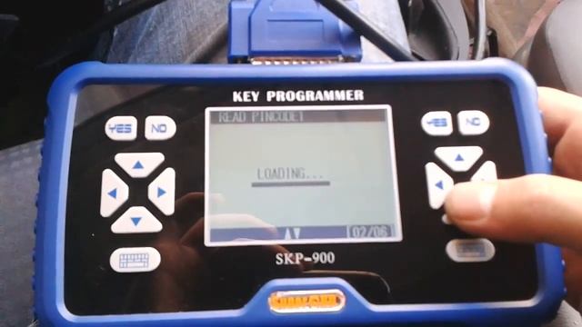 SuperOBD SKP-900 Key Programmer Read Pin Code for 2005 Year VW Caddy смотреть онлайн