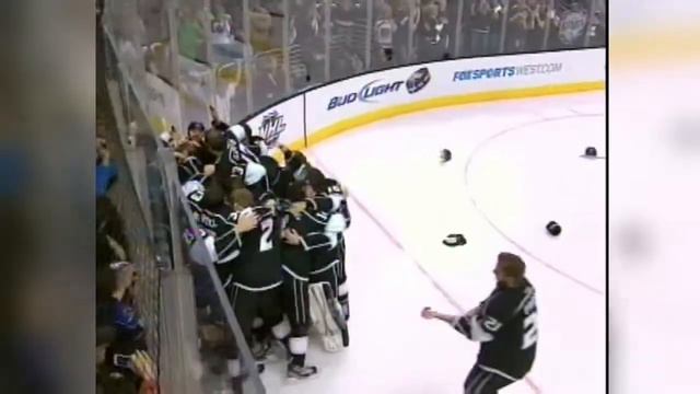 Mike Richards brings the Stanley Cup to Kenora - August 2012 смотреть онлайн