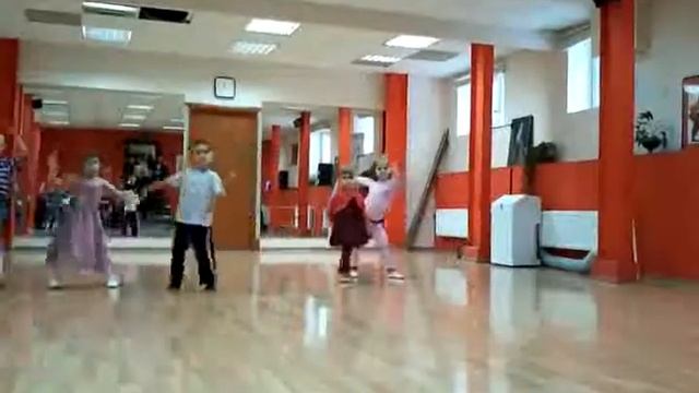 Камиль. Занятия танцами. Показательное выступление. смотреть онлайн