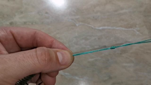 Лучший Рыболовный Узел. Как привязать карабин или вертлюжек к плетёнке. Надёжный и простой Узел. смотреть онлайн