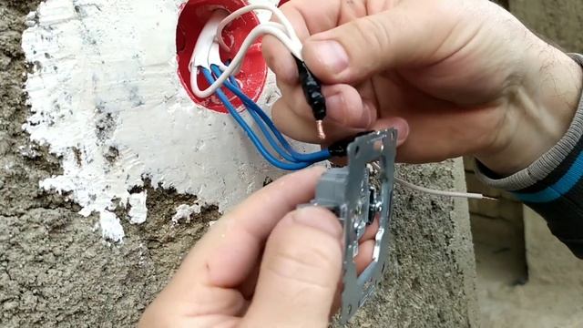 Розетка ва Выключатель У́РНАТИШ смотреть онлайн