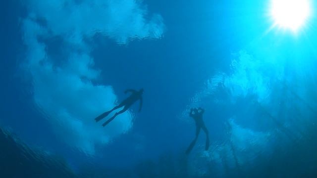 Озеро Голубое , место где просто надо нырнуть! //Фридайвинг, freediving. смотреть онлайн