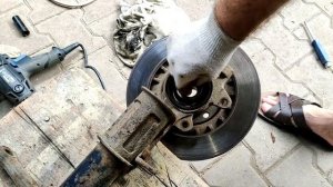 Замена подшипника ступицы переднего колеса Лада Приора своими руками.