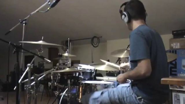 Nuno Oliveira playing along Tommy Igoe's Groove Essentials 2.0 - Groove 64 Fast смотреть онлайн