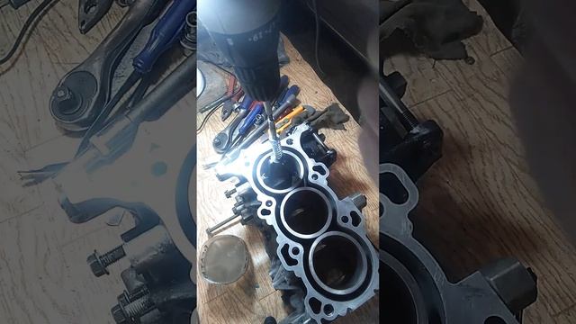 хонингование цилиндров Сузуки Джими к6а.JB23W смотреть онлайн