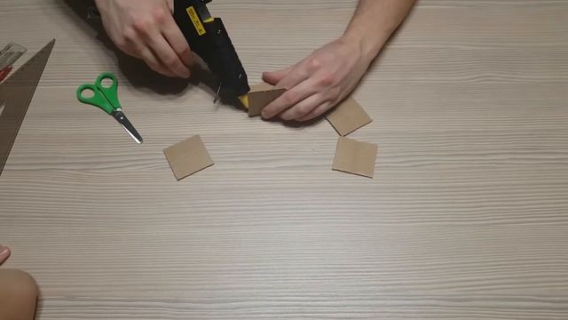 КАК СДЕЛАТЬ КАРТОННЫЙ КУБИК ИЗ КАРТОНА смотреть онлайн