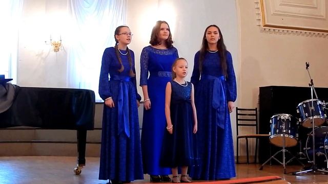 "Любовь в душе" сл. и муз. Ольги Романовой. Вок. анс. "Капель" ДШИ п. Монетного смотреть онлайн