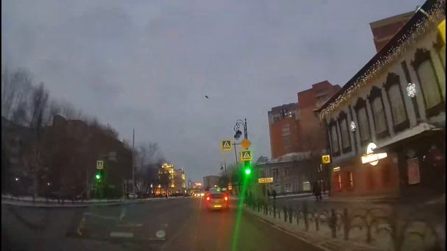 Ускоренное движение на автомобиле по улицам города Тюмени до МФЦ и обратно в утренние часы смотреть онлайн