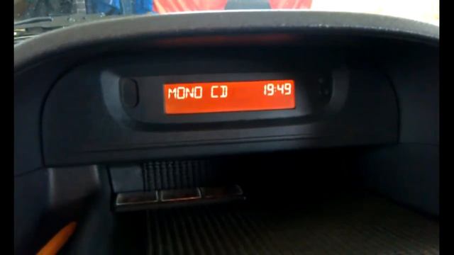 CD-эмулятор на renault kengoo . USB и AUX . смотреть онлайн